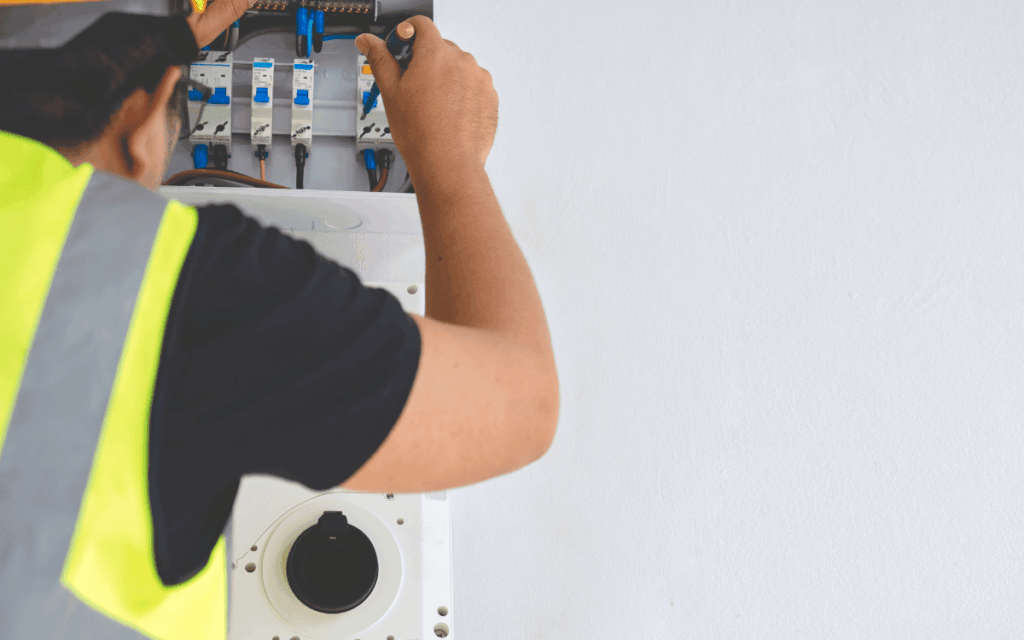 Mantenimiento de sistemas eléctricos en comunidad de propietarios